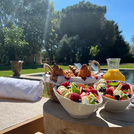 Domaine De La Trinite Montpellier Sud - Piscine A Debordement - Tennis - Plage 10 Min Bed and Breakfast Mauguio