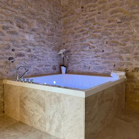 Bed and Breakfast Domaine De La Trinite Montpellier Sud - Piscine A Debordement - Tennis - Plage 10 Min