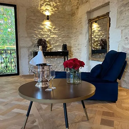Domaine De La Trinite Montpellier Sud - Piscine A Debordement - Tennis - Plage 10 Min Bed and Breakfast Mauguio